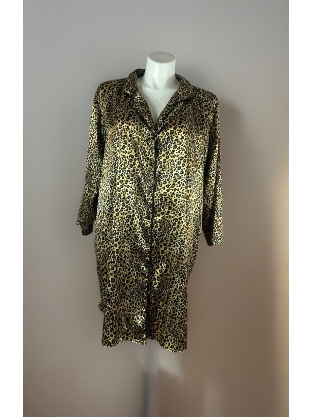 Vintage Avenue Body Size 22 Gold Black Leopard Print Button Up Robe Housecoat